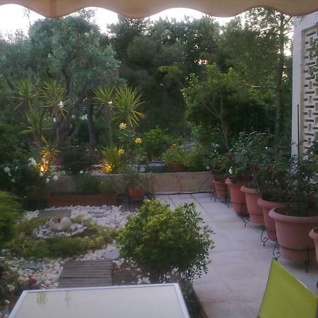 Comfortable Garden Apt Near Vouliagmeni Beach Athènes Extérieur photo