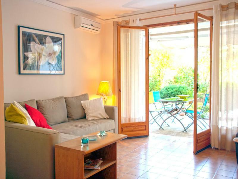 Comfortable Garden Apt Near Vouliagmeni Beach Athènes Extérieur photo
